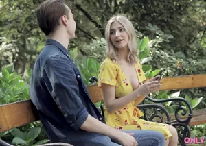 Cô nàng ra công viên tìm trai lạ về nện trả thù gã người yêu xem sex thủ dâm