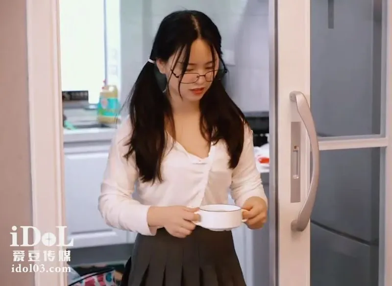 Thiên thần nhỏ về quê ăn tết bị bố dượng chịch vì càng lớn càng ngon